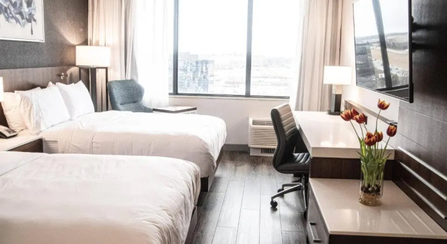 Четырёхместный номер Standard Delta Hotels by Marriott Cincinnati Sharonville