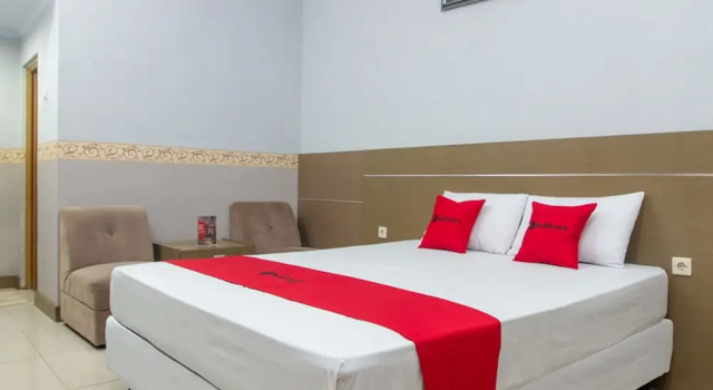Standard double chambre RedDoorz near Goa Panggung