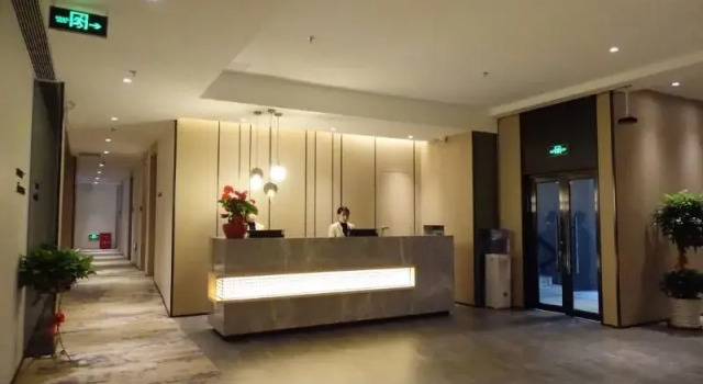 2020SMART Hotel (Sea World, Shui Wan MRT Station), Rezervovat Hotel Hotely v Guangdong s bazénem, Bazén
