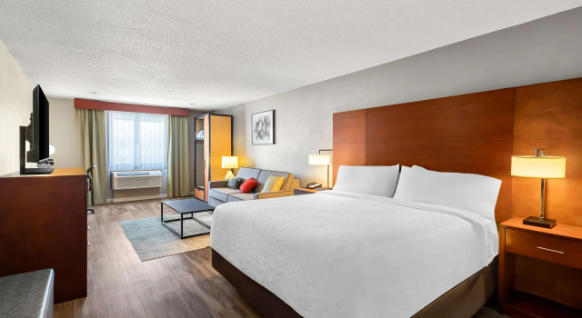 Двухместный номер Standard Holiday Inn Express Fremont (Angola Area)