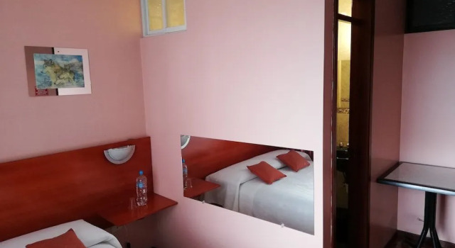 Water Palace Hostal