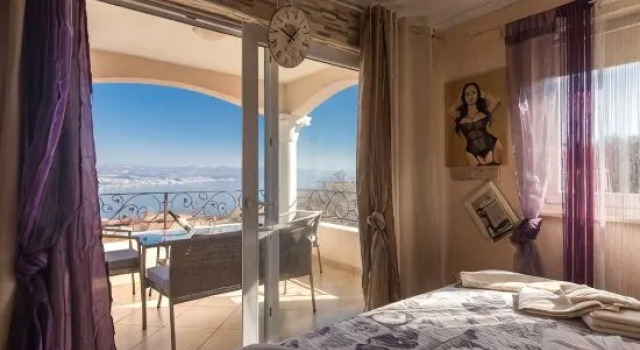 Luxurious Villa Emily - Private Pool, Stunning Sea Views, and Unmatched Comfort