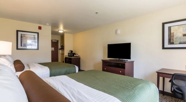 Четырёхместный номер Standard Cobblestone Inn & Suites - Barron
