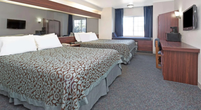 Standard- firedobbelt værelse Days Inn & Suites by Wyndham Greeley