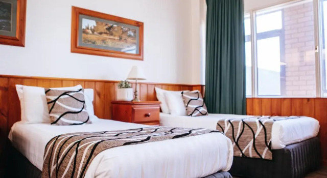 Семейный номер Standard Astor Inn