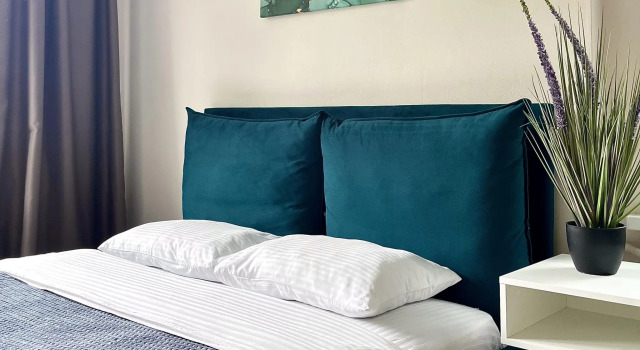 AK Apartments is 26 minutes from Oktyabrskoye Pole metro station, Book Apartment Moscow Russia