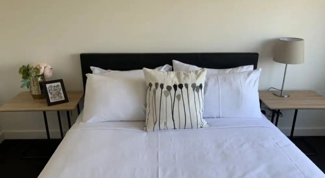 Delicate Bundoora townhouse 10, 预订 酒店 墨尔本 墨尔本地区
