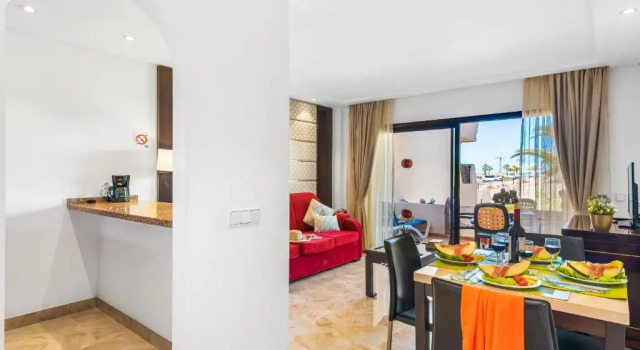Апартаменты 241 Royal Park Albatros con TERRAZA