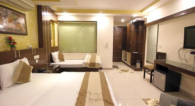 Семейный люкс Star view by Hotel Black mooncouple friendly Near Rk ashram Metro
