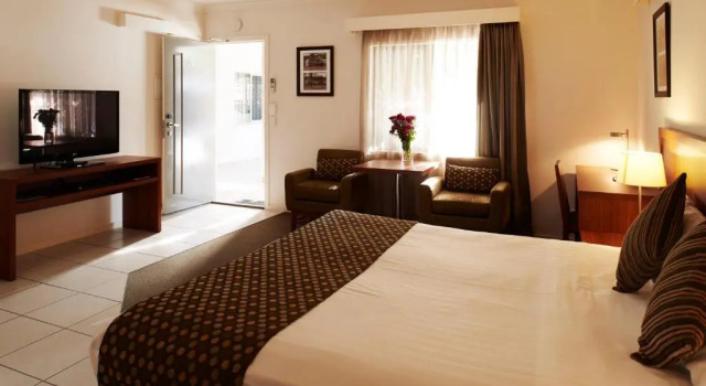 Люкс Deluxe Chinchilla Downtown Motor Inn