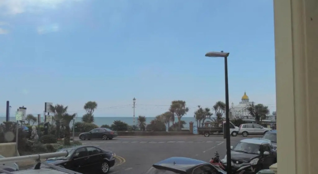 Апартаменты 3 Queens Gardens Sea View Apartment