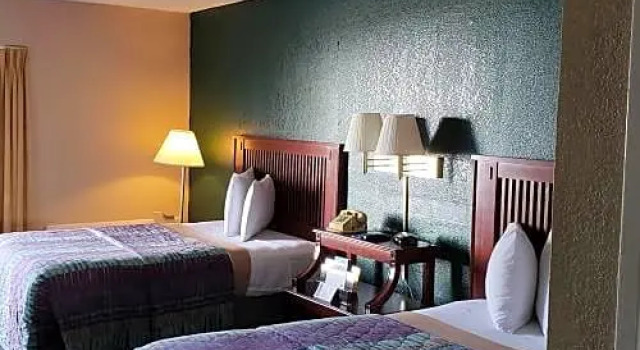 Run of House Rodeway Inn Maingate