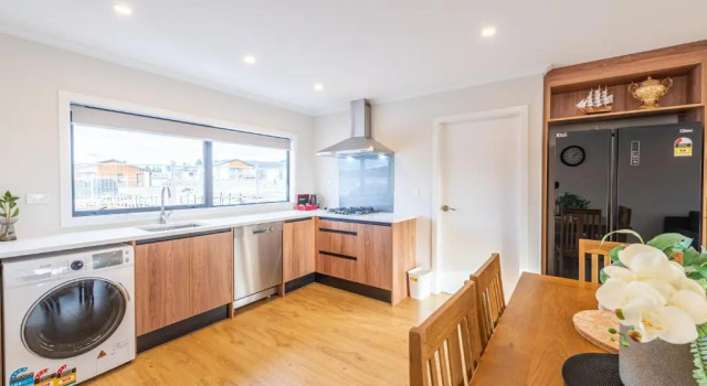 Mirror Lake Apartment