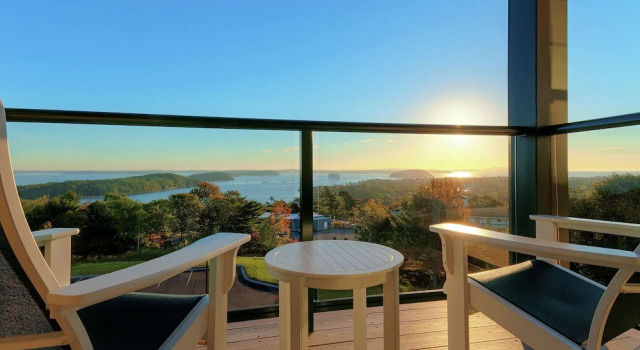 Четырёхместная студия с балконом и с видом на океан Hampton Inn Bar Harbor