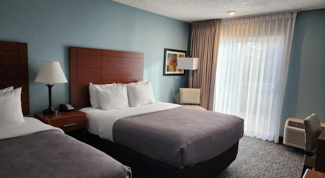 Четырёхместный люкс Quality Inn & Suites Garden Of The Gods