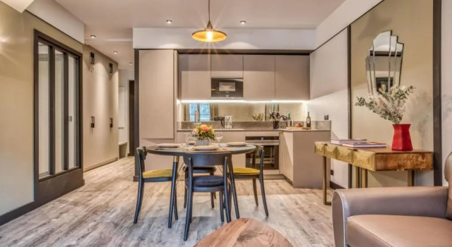 Majestic Broadway - 4 star apartment with spectacular views