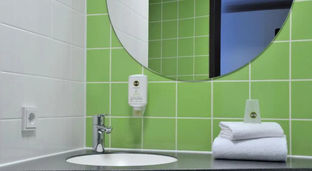 Трёхместный номер Standard B&B Hotel Karlsruhe