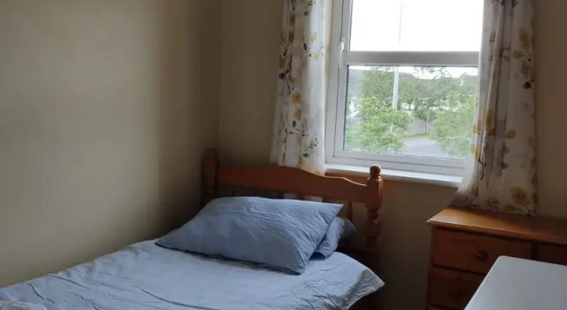 Коттедж с балконом Stunning 6 Bed House With Private Garden in Galway