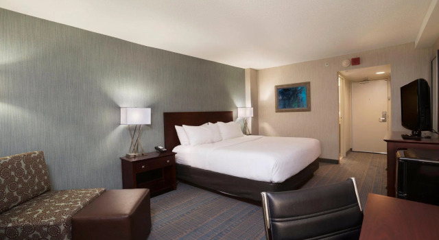 Двухместный номер Standard Holiday Inn Columbus Dwtn-Capitol Square by IHG