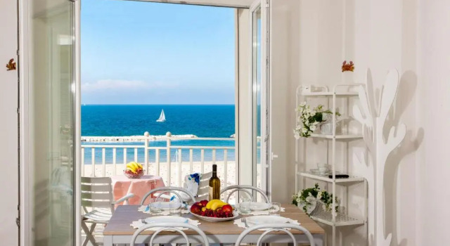 Апартаменты c 1 комнатой с балконом и с видом на море Beach Residence