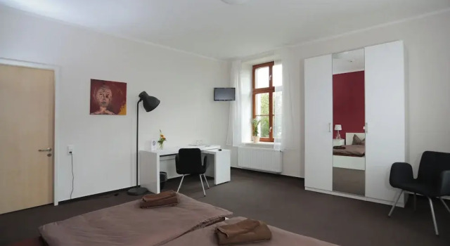 BEWOS Gästehaus, Prenota Affittacamere Hotel a Garz con parcheggio, Parcheggio