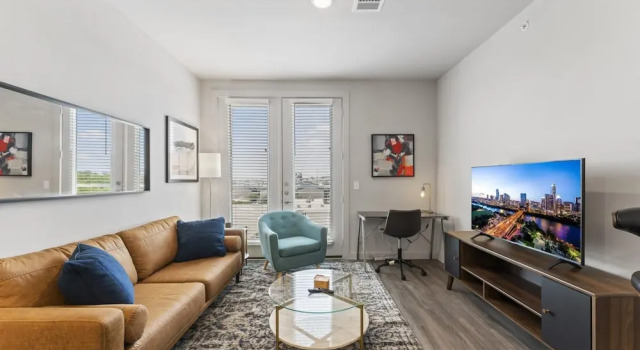 Prime Soco Bright 2BR King Suite w Pool Parking, Забронировать Апартаменты/квартира Апартаменты Остина, рядом с Rudolph Gamblin Field, Апартаменты/квартира