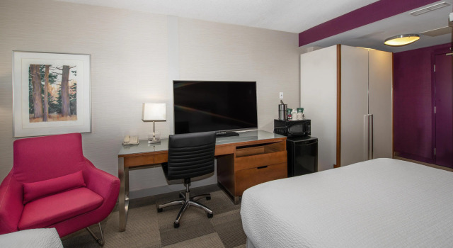 Четырёхместный номер Standard Coast Prince George Hotel by APA
