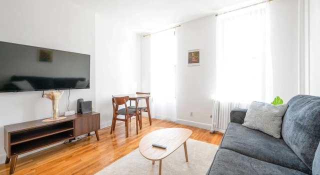 Коттедж Lovely Apt Near Central Park