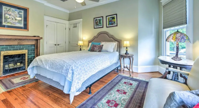 Коттедж Elegant Raleigh Home w/ Porch, Walk Downtown!