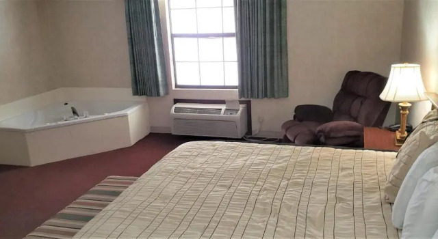 Номер Deluxe Swiss Village Inn