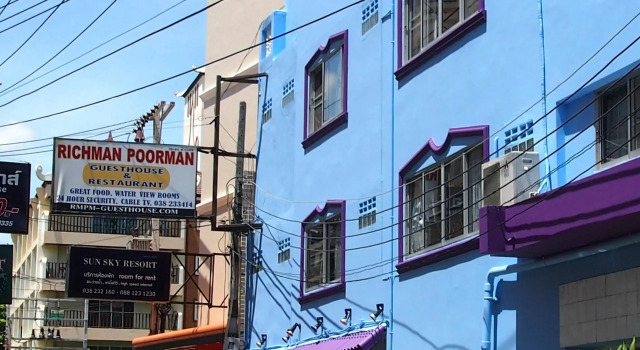Richman Poorman Guesthouse, Забронировать Отель Джомтьен-Бич Паттайя