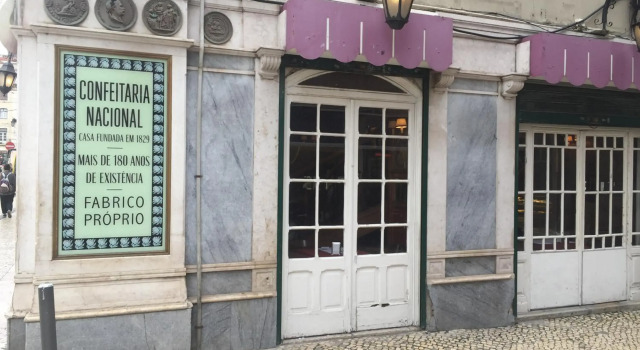 Draft Hostel & Rooms, Забронировать Хостел Недорогие отели Лиссабона, рядом с Dona Maria II National Theatre, недорого