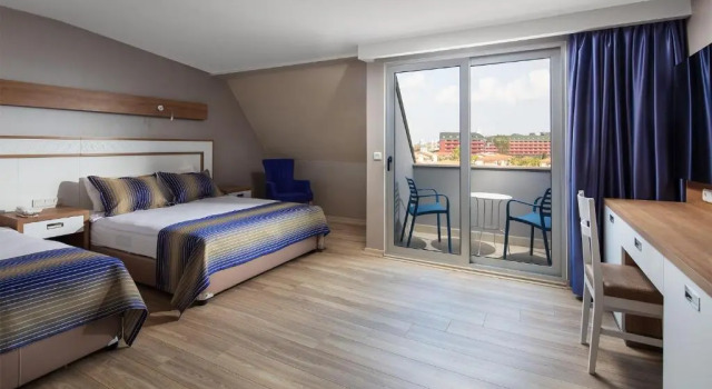 Трёхместный номер Deluxe Galeri Resort Hotel