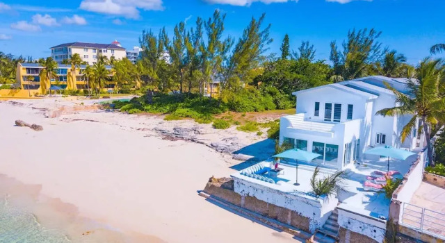 Вилла Modern, Stunning & Bright Central Beach Villa