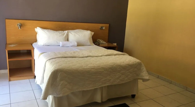 Travel Inn Hotel, Buchen Sie Hotel Selebi-Phikwe Zentral-Distrikt