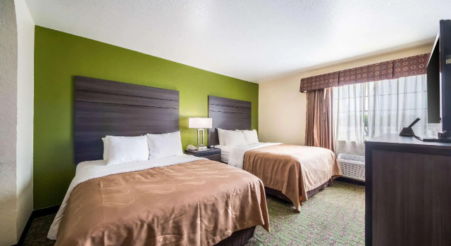 Четырёхместный номер Standard Quality Suites San Antonio Brooks City Base