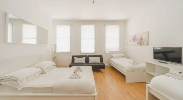 Студия Large Studio Soho & Charing Cross Road