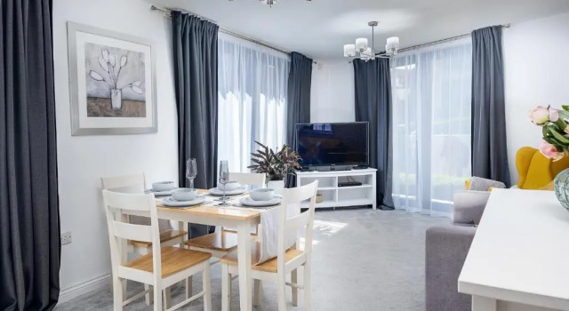 Luxury 2Bed Spacious Apartment- City Centre- Free Parking