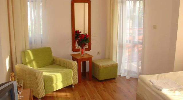 Двухместный номер Standard с балконом и с частичным видом на море Hotel Sveti Nikola