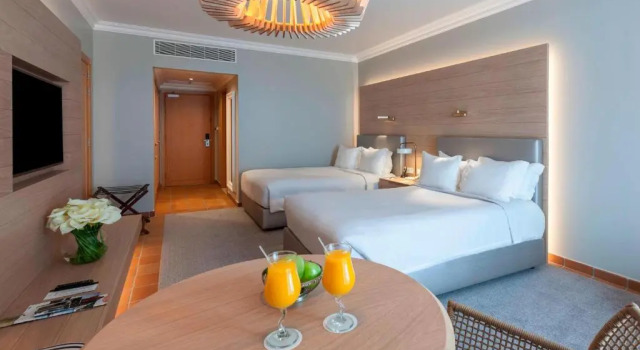 Четырёхместный номер Standard с видом на сад Praia DEl Rey Marriott Golf & Beach Resort