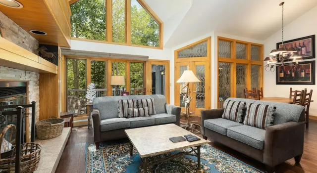 2708 Chateaux Dmont 3 Bedroom Condo