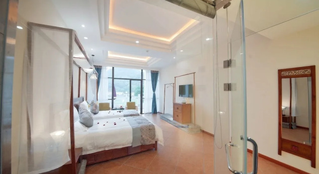 Номер Premium Guilin Crystal Crescent Moon Hotel