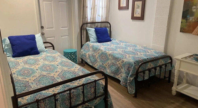 Shanti 2- Cute Cozy Close to Beach