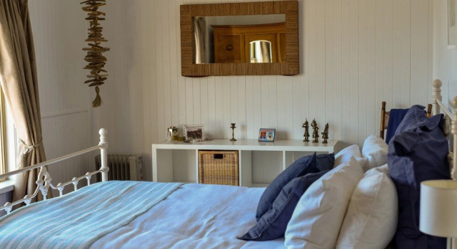 PALPERIPA - 23 Heathcote Street, Book Hotel Normanville South Australia