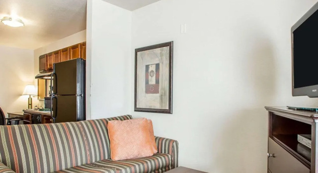Люкс с балконом MainStay Suites St Robert - Fort Leonard Wood