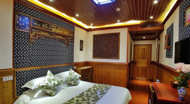 Номер Luxury Yangshuo Li River Lodge