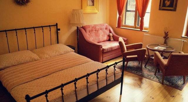Guest House Olšakovský, Забронировать Гостевой дом Отели Чески-Крумлов с парковкой, рядом с House of the Dyed Cloth, Парковка