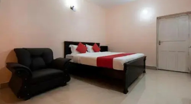 Chandra Manor by OYO Rooms, Rezervovat Hotel Patna Bangalore