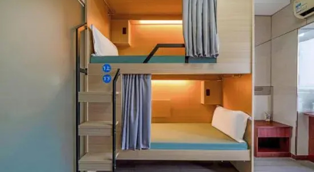 Кровать в общем номере (мужской номер) Hangzhou Ninglai Hotel (Xiasha Communication College Branch)