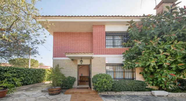 R24 Casa Santa Otilia, Забронировать Отель Вендрель El Baix Penedès